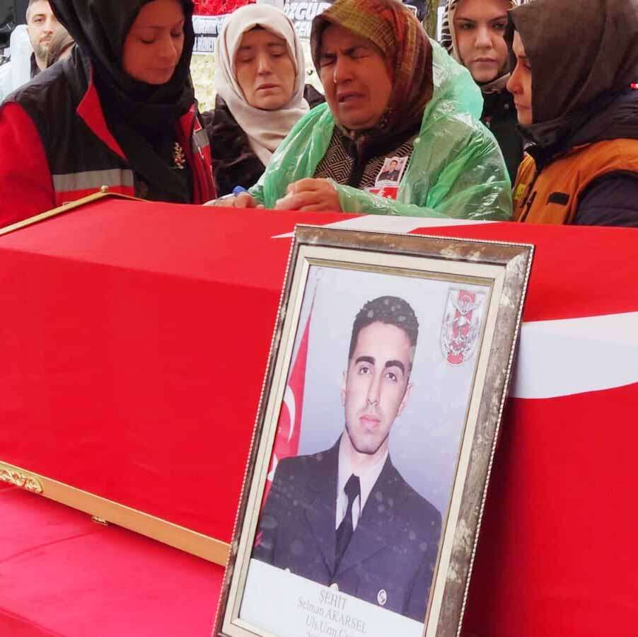 Şehit annesinin feryadı Konya’yı gözyaşına boğdu 9